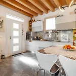 Stylish House Near Venice With Parking