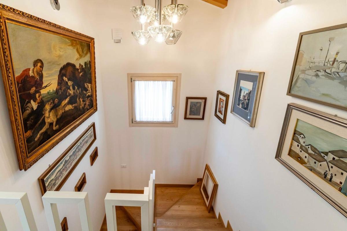 Stylish House Near Venise